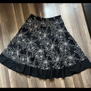 WHBM White House Black Market Floral Skirt Size 6